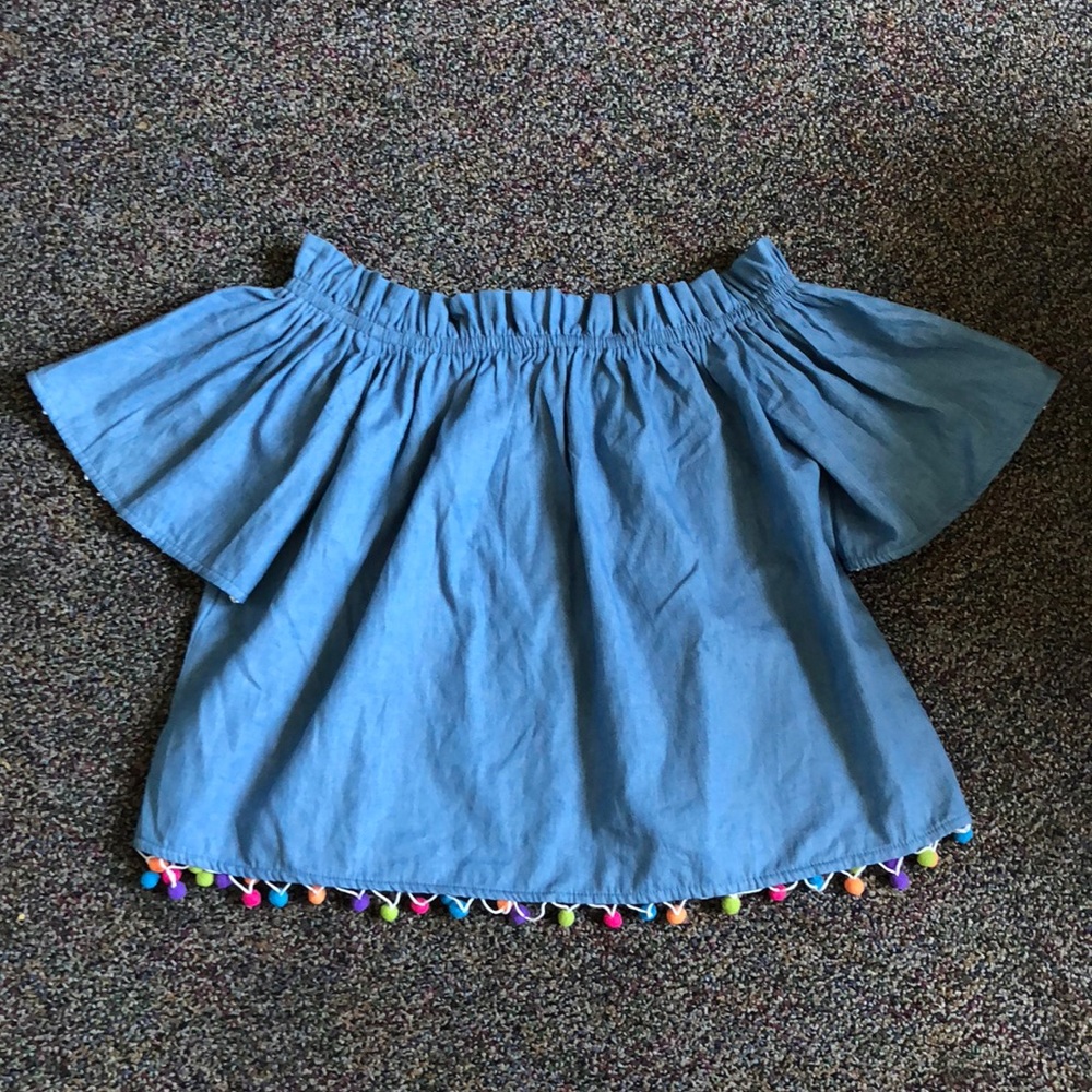 Ina Pom Pom top size small.
